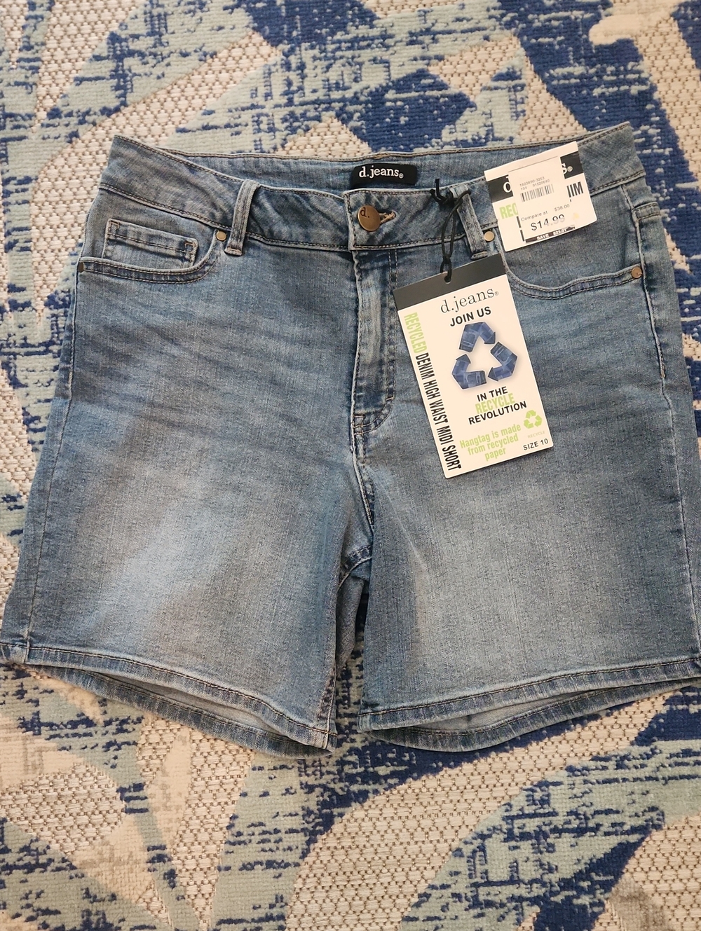 d. jeans Light Wash Denim Women's Shorts Size 10